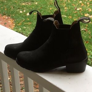Blundstone boots, black heel